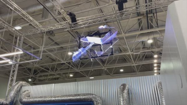 Подвес каркаса видеостены из 12-ти голографических вентиляторов для GRAND TRADE на Metal-Expo