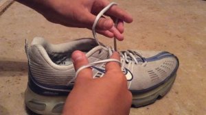 Как быстро завязать шнурки