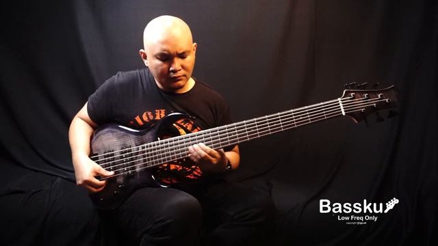 This Sire M7 6 Strings Bass sounds like a beast! смотреть онлайн