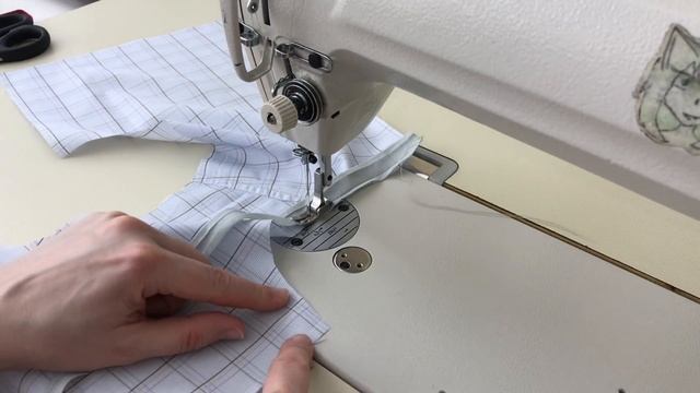 Как шить без оверлока. Швы с окантовкой косой бейкой. Как окантовать горловину, пройму. #шьюдома
