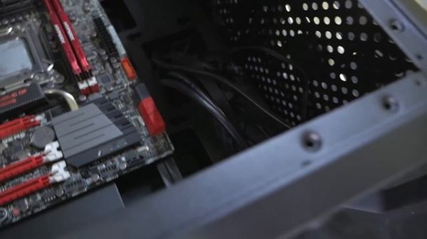 Cooler Master MasterBox Q300P У него есть ручки!!! у него есть ножки!!! И три Вертушки!!!