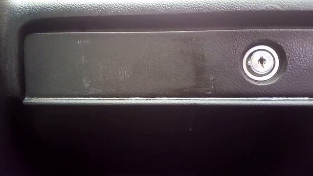 Как убрать клей (супер клей) с любой поверхности? А конкретнее с торпед автомобиля! смотреть онлайн