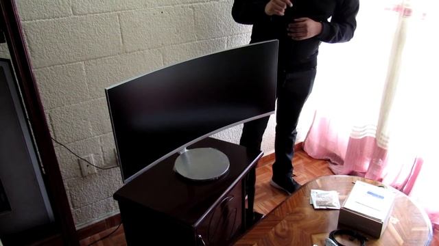 Monitor curvo Samsung CJ79: Unboxing en Español смотреть онлайн
