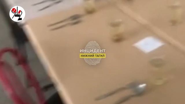 Студент плюнул коллективу в борщ. смотреть онлайн