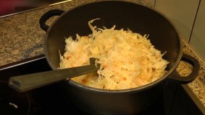 Тушеная квашеная капуста по-немецки