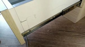 Как установить направляющие своими руками на выдвижные ящики в рабочем столе