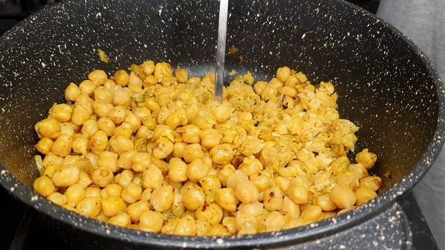 Морокканский нутовый суп с куриными колбасками ?? смотреть онлайн