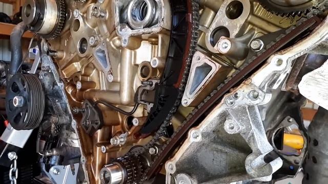 Getting the 2011 Hyundai Santa Fe GL 3.5L Engine ready for an overhaul, showing timing marks. Part смотреть онлайн