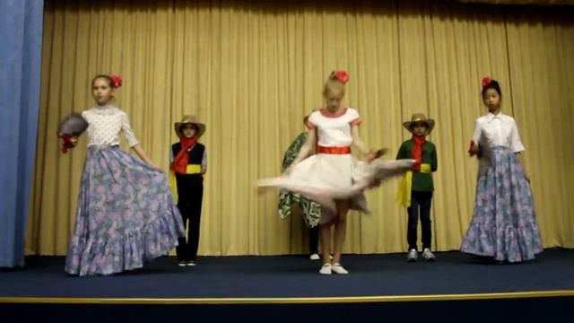 "Мексиканский танец", София и ее 4"Б" класс. смотреть онлайн