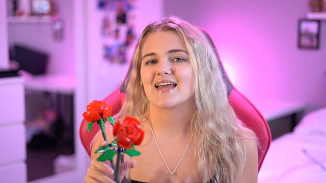 The LEGO Roses Are Pure Genius смотреть онлайн