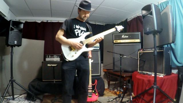 Blue Bossa played with TAISTO GUITARS V25 Fr Henri Aalto смотреть онлайн