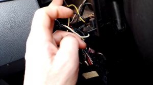 Renault Logan 2006г установка монтаж реле ближнего и дальнего света.