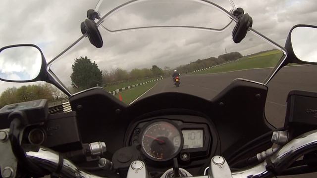 GSX 1250 FA Castle Combe Bikesafe смотреть онлайн
