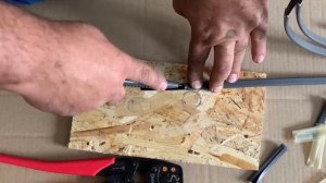 Монтаж электрического тёплого плинтуса.