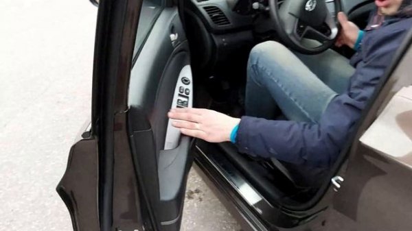 АКЦЕНТ 2015!!! Стоит ли авто своих денег. В чем разница Accent/Solaris. Обзор. Отзыв /AVSDrive/