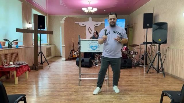 Проповедует Пастор Сергей Романов на тему: Плод взаимоотношений. смотреть онлайн