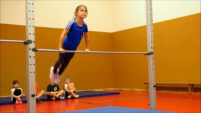 Individual choreography - high bar 1 / Einzelchoreographie - Reck 1 смотреть онлайн