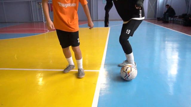 Видеоурок | Учимся делать самый популярный финт в мире