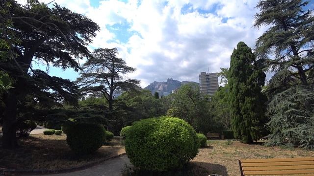 Мисхор 2021, где ТУРИСТЫ? ЦЕНЫ в кафе, Пляжи Мисхора пустые. Отдыхающие может не приехали в Крым? смотреть онлайн