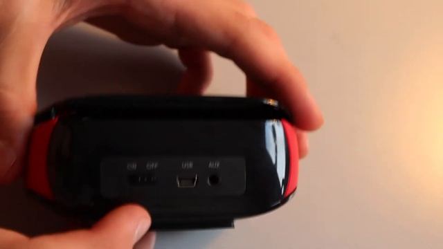 Logitech Mini Boombox Unboxing, Review & Audiotest смотреть онлайн