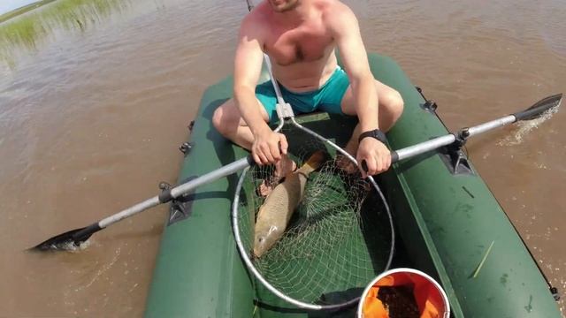 Ловля Крупных Карпов на Безымянном Озере смотреть онлайн