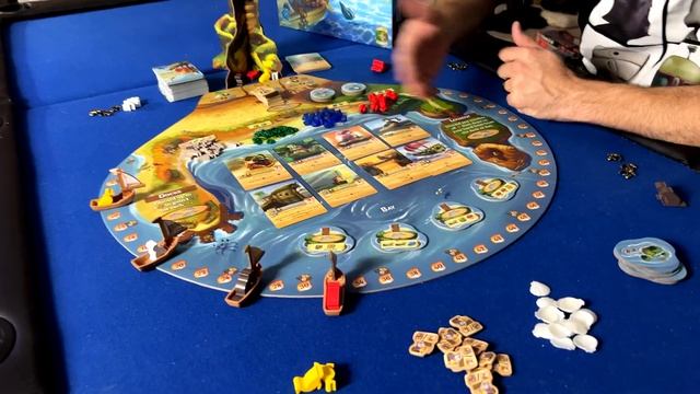 Anthony reviews the TOP SECRET game from the folks at Everdell... it's called Farshore! смотреть онлайн