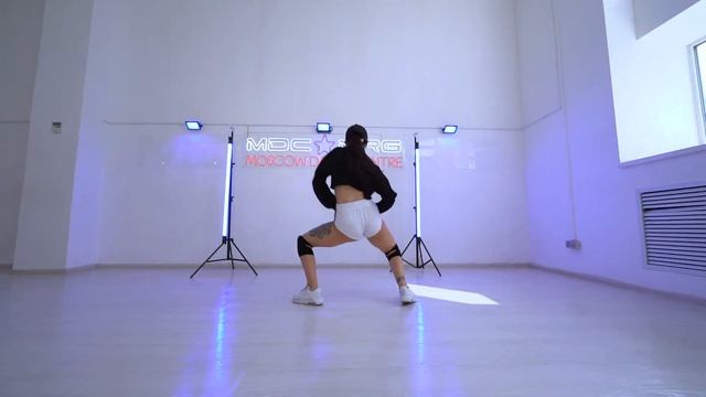 Киракосян Анаит // TWERK смотреть онлайн