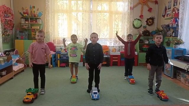 День матери. Мальчики танец