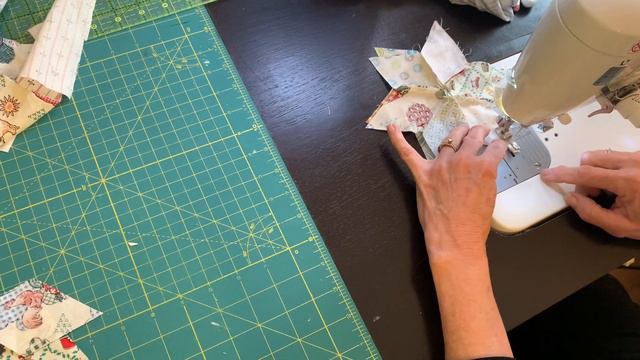 Make some pretty vintage looking stars with me today! - simple sewing смотреть онлайн