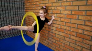 Занятие с Обручем для детей Часть 2 Детский канал Masha & Karina