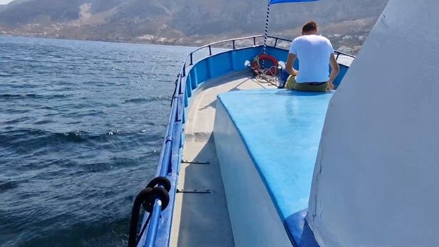 Каникулы ч.2 / В центре вулкана / Острова Греции / Эгейское море смотреть онлайн