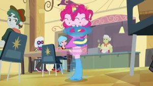 Мой маленький пони: Девочки из Эквестрии. Песня в столовой