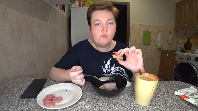 15 ПРОВОКАЦИОННЫХ вопросов от подписчицы, мне СТЫДНО ответить ? Мукбанг суп и бутерброды