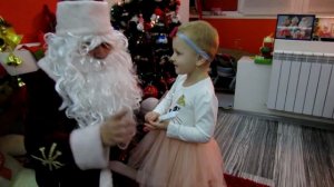 ✔ Дед Мороз в гостях у Златы – Подарок на Новый Год  ?? НОВОГОДНЕЕ ПОЗДРАВЛЕНИЕ ??СТИХ ДЕДУ МОРОЗУ