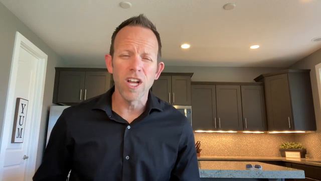 HUGE Mortgage Rate Drop - Should I Buy a House Now or Should I Wait? Mortgage Rates at ALL TIME LOW смотреть онлайн