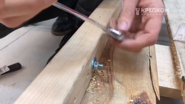 Монтаж мебельного болта DIN 603 от krepcom.ru #болт смотреть онлайн