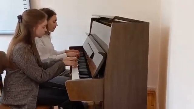 "Ой ходила дівчина бережком" М. Лисенко, обробка М. Різоля смотреть онлайн