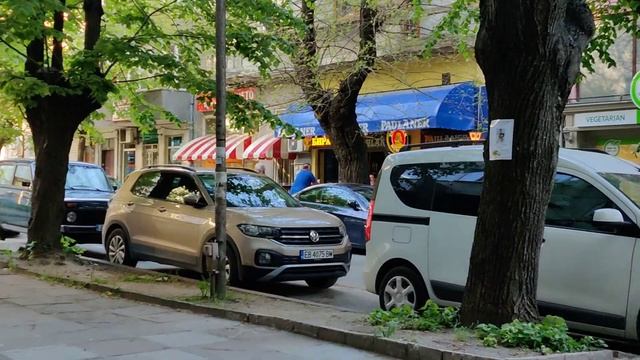 Улочки Варны, Любен Каравелов, Кафе Библиотека и любимый маленький магазин. смотреть онлайн