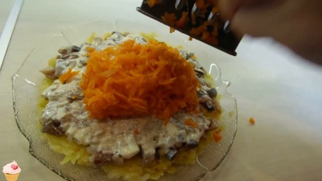 НОВОГОДНИЙ САЛАТ "СЕЛЁДКА ПОД ШУБОЙ" смотреть онлайн