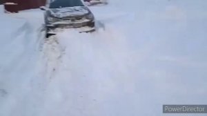 Volkswagen polo sedan в снегу бездорожье на легковом авто лёгкий офроуд