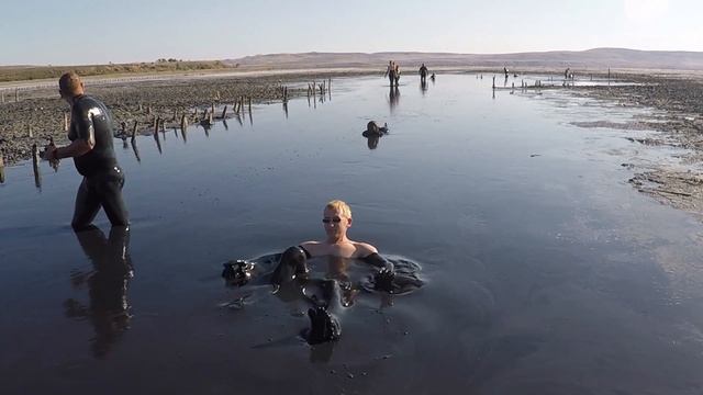 САМОЕ ГРЯЗНОЕ ОЗЕРО В КРЫМУ - Чокрак смотреть онлайн