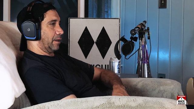 Dave's Reaction: Muse — Shrinking Universe смотреть онлайн