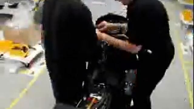 Vectrix Factory in Action.wmv смотреть онлайн