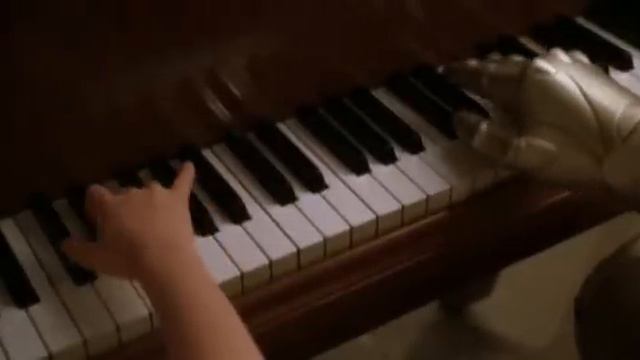 Bicentennial Man: Little Miss teaches Andrew how to play the piano. смотреть онлайн