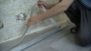 Настелил линолеум на пол из OSB(ОСП)/Прикрутил плинтус/Ремонт в "хрущёвке".