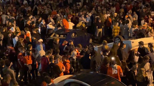 Mass party on Chittenden Avenue following Spring Game смотреть онлайн