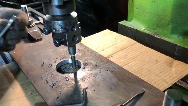 ПРИСПОСОБЛЕНИЕ ДЛЯ ЦЕНТРОВКИ СВЕРЛА смотреть онлайн