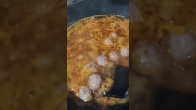 Домашняя лапша с фрикадельками смотреть онлайн