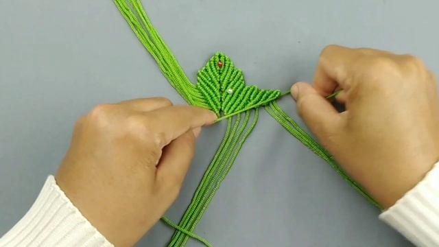 DIY Macrame Keychain Tutorial | Macrame Leaf Keychain смотреть онлайн