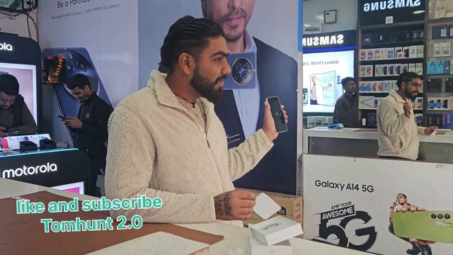Apple iPhone 14 Unboxing and First Look and First Impressions - STARLIGHT смотреть онлайн